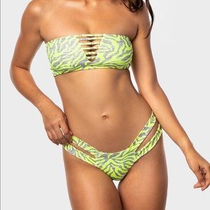 NWT Blackbough Bikini Set!!